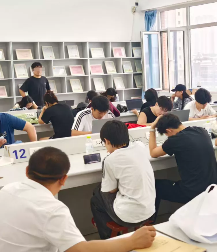 专科逆袭大学教师：牟同学自考与统招双本科考研上岸考编成功案例